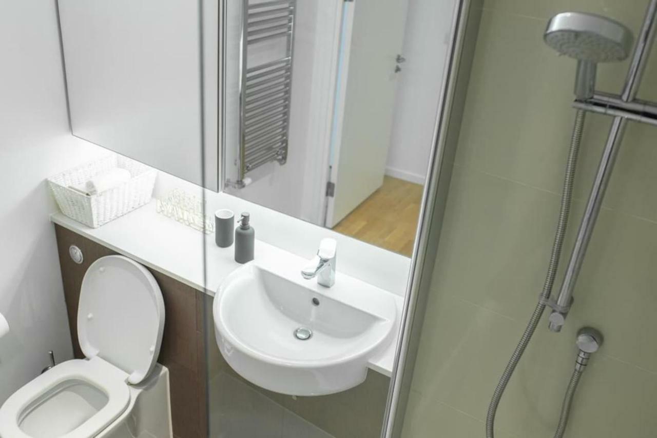 Top Floor Luxury And Spacious 2 Bedroom In Stratford London