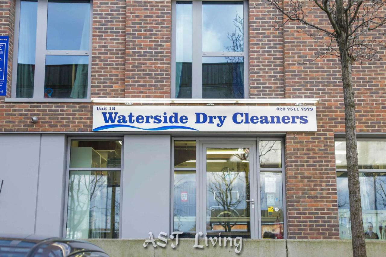 Pontoon Dock Key Workers Appartement *