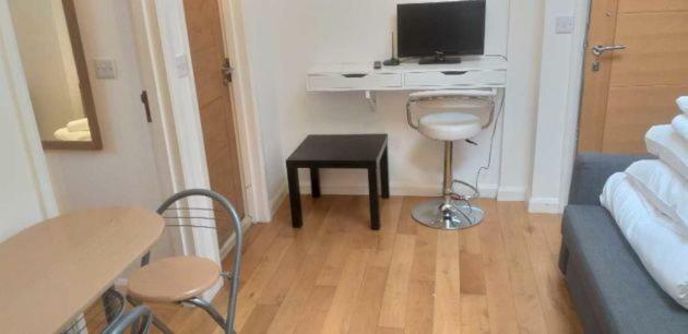 Apartment 14 Bouverie Place *