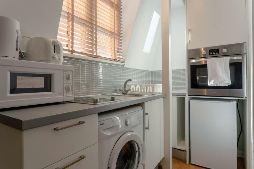 Apartment 14 Bouverie Place