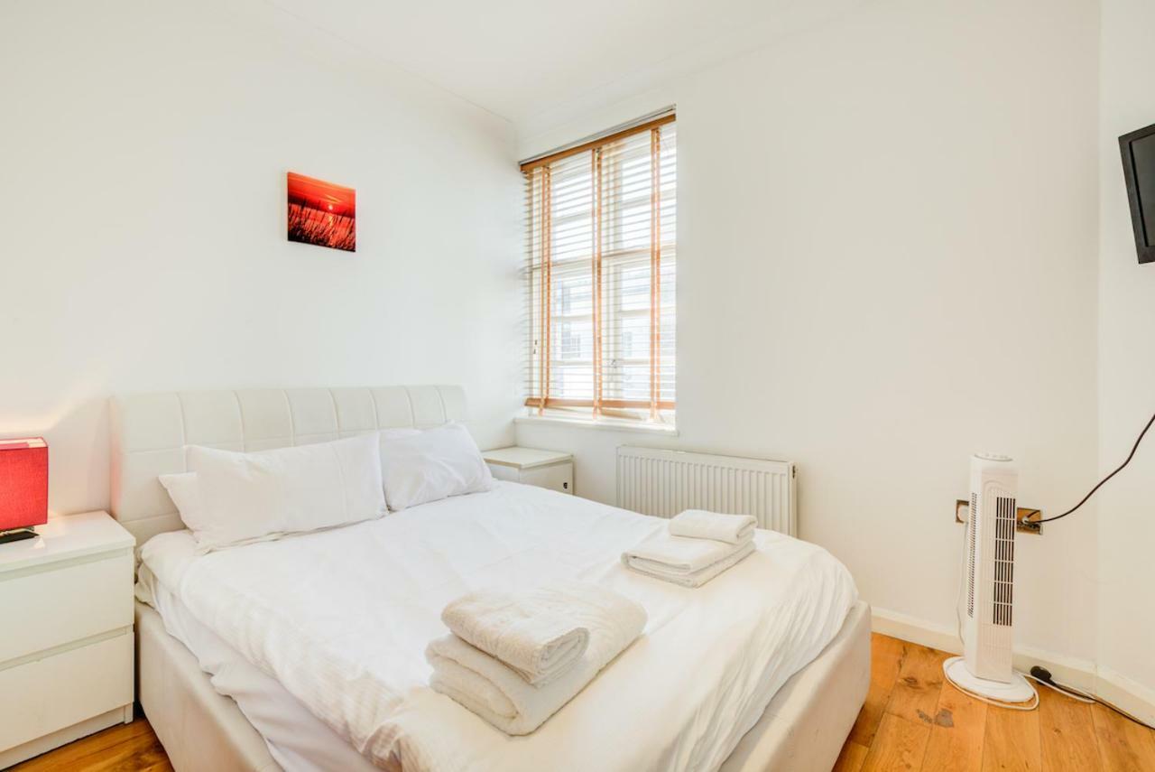 14 Bouverie Place * Londen