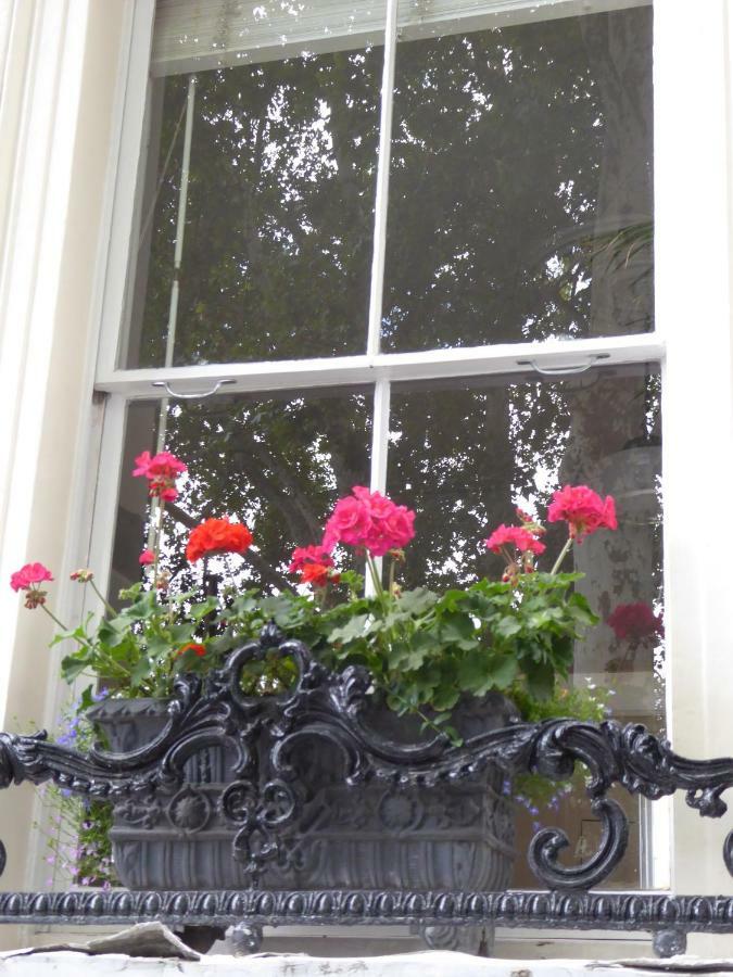 13 Wilton Square * London