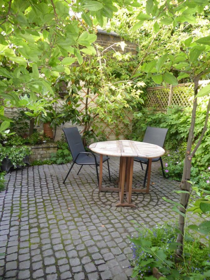 Apartment 13 Wilton Square London