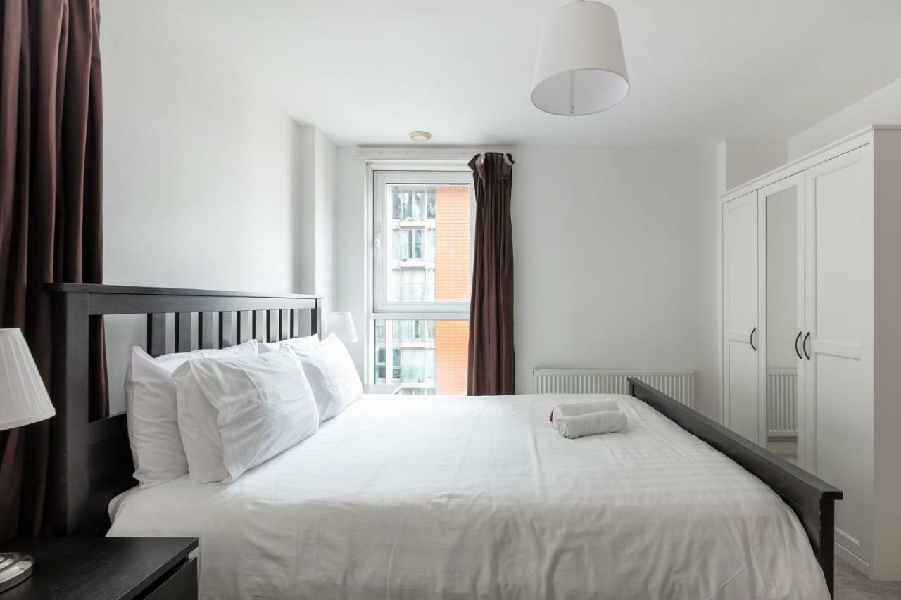 Luxury With River View, Gym And Parking Apartment London