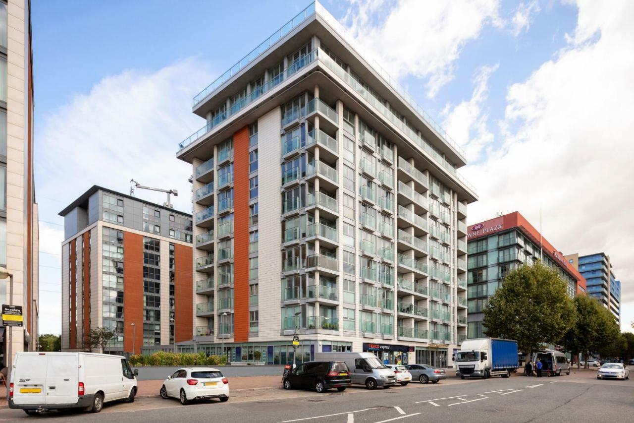Luxury With River View, Gym And Parking Apartment