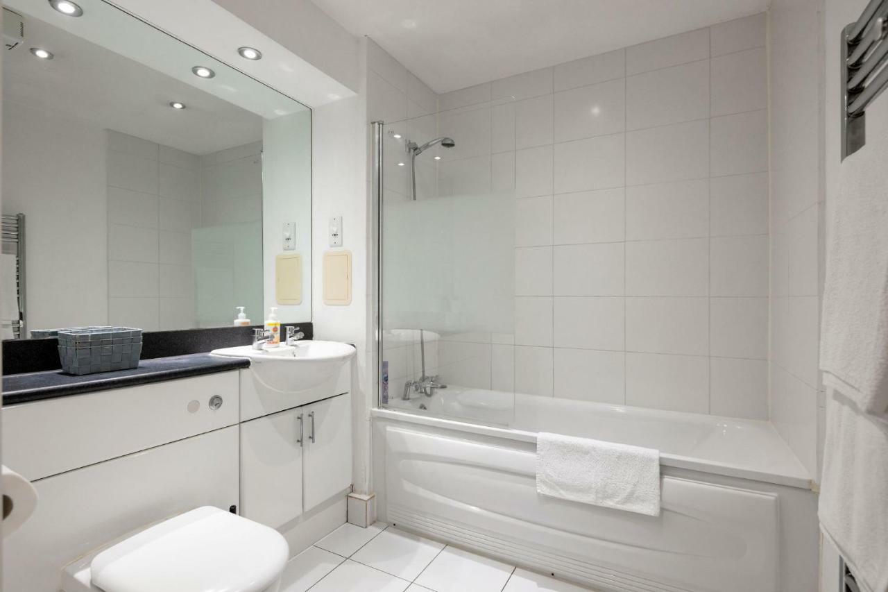 Luxury With River View, Gym And Parking Apartment *