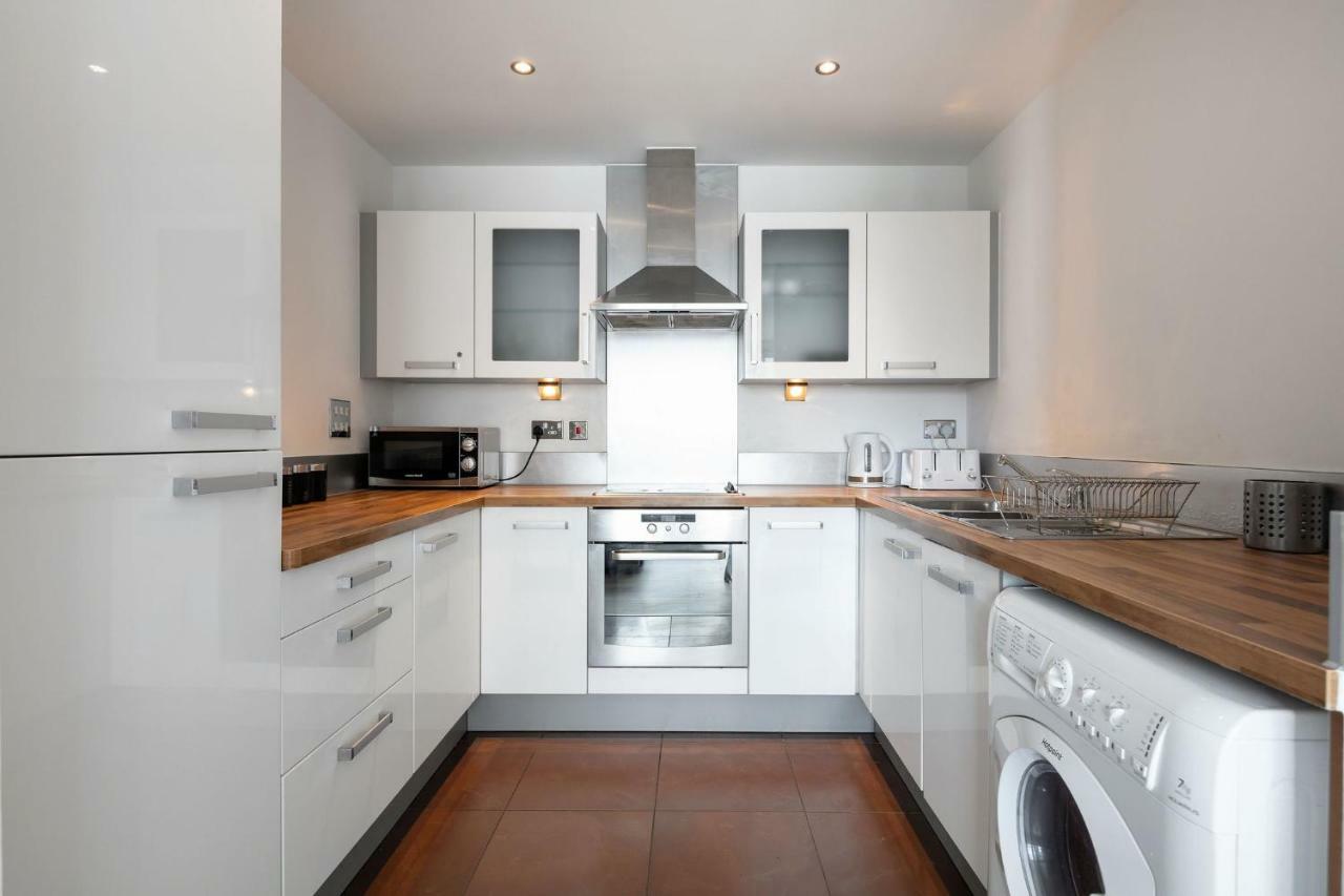Luxury With River View, Gym And Parking Apartment London
