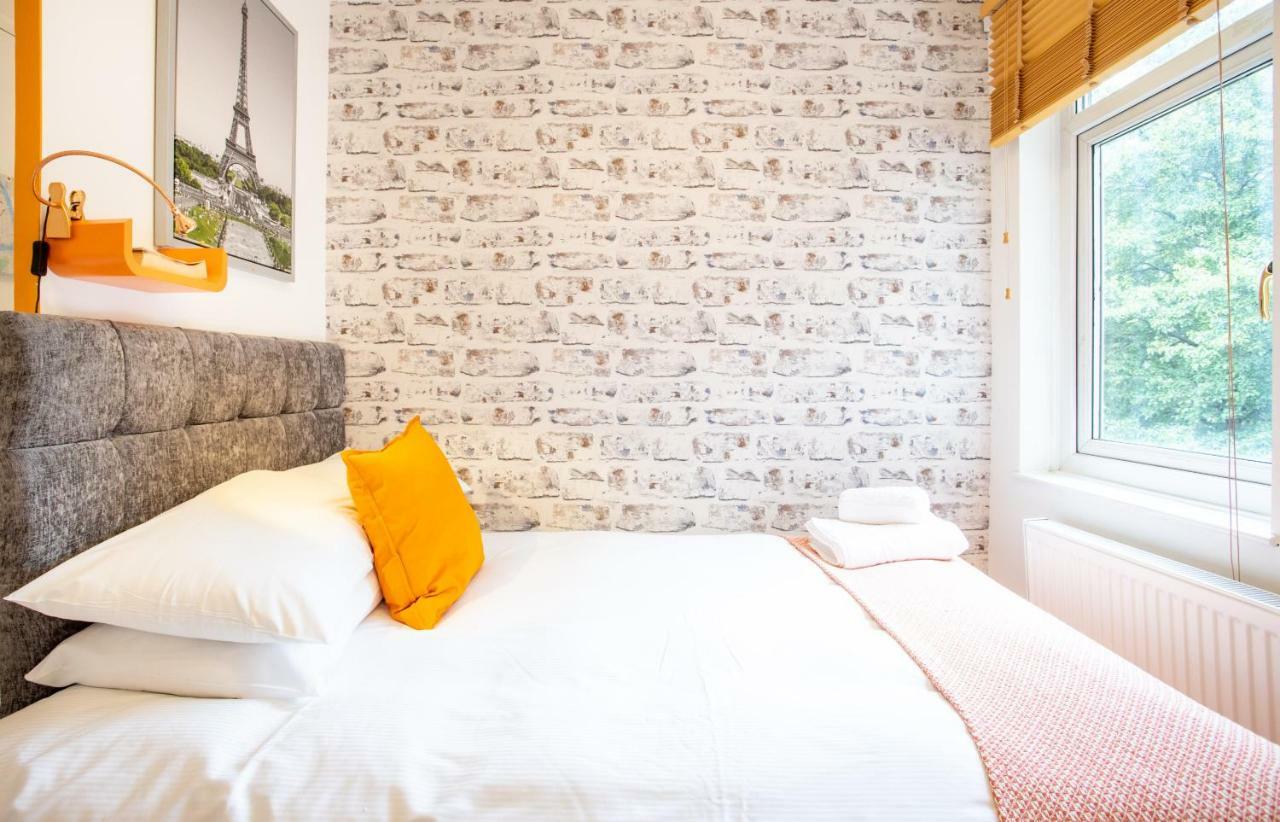 Tower Bridge Rainbow Guest house London