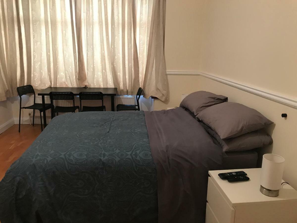 Gladstone Guest house 3*