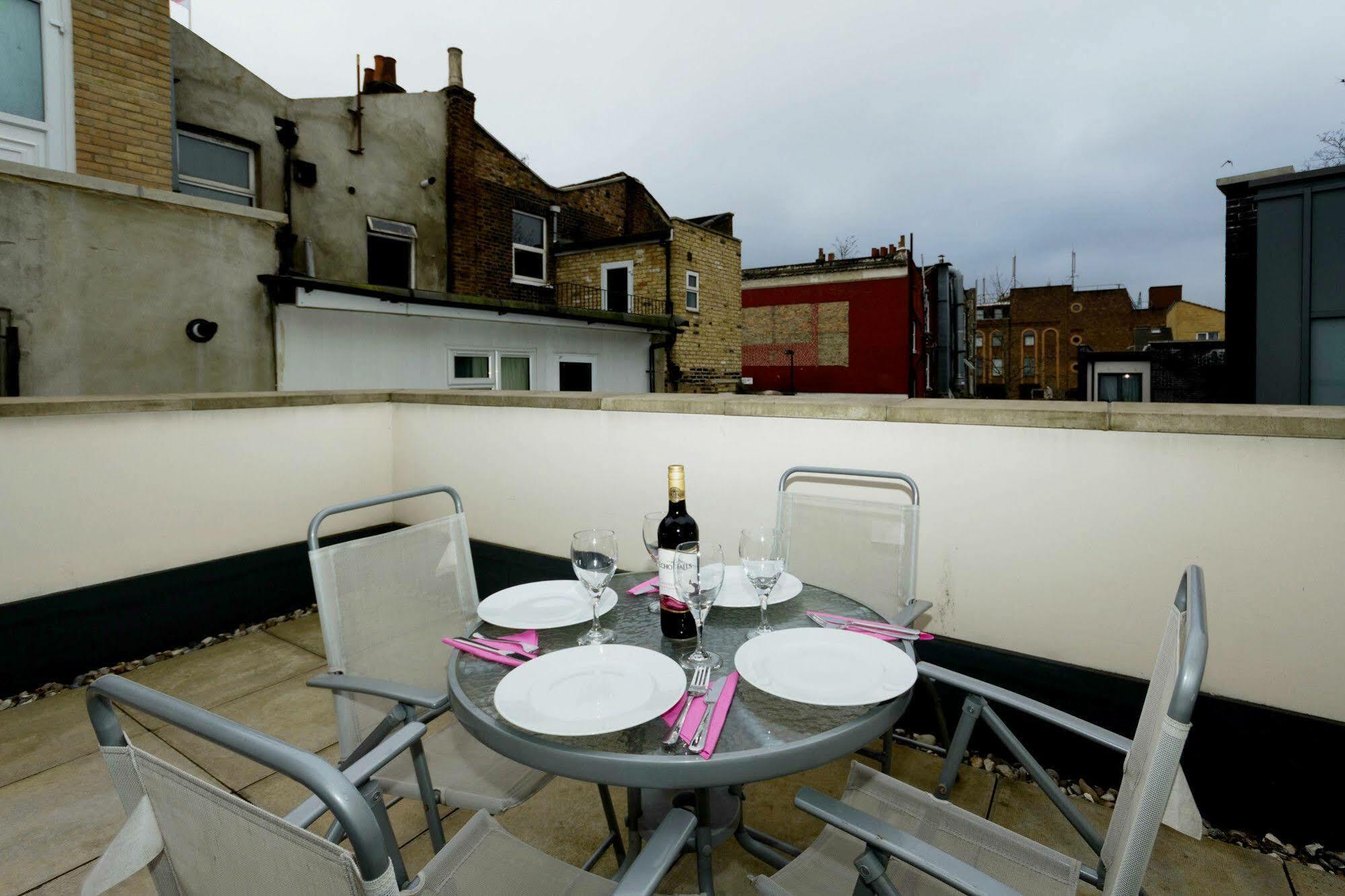 Finsbury Serviced Apartahotel 4*