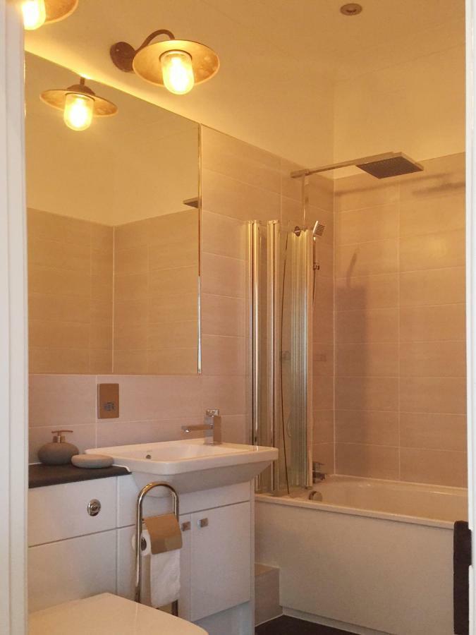 Apartment Spacious 1 Bedroom Split Level Old Pub Conversion Tower Bridge *