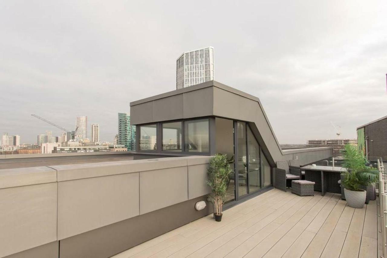 Homestay Luxury En-suite Double Room/ W Roof Terrace & Netflix *