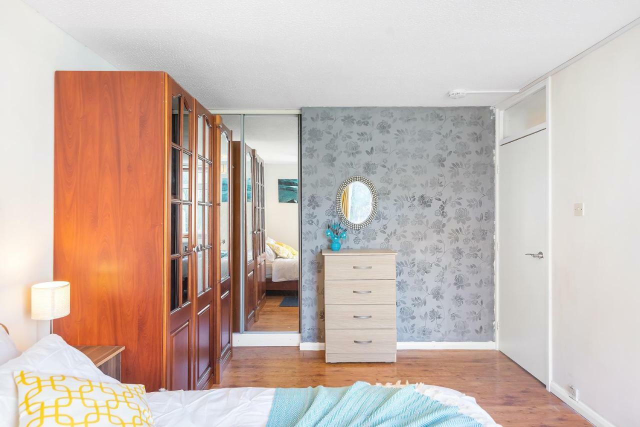 Homestay Canton Street London
