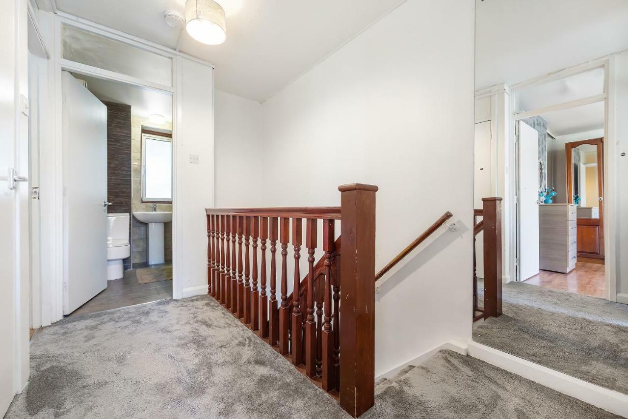 Homestay Canton Street London