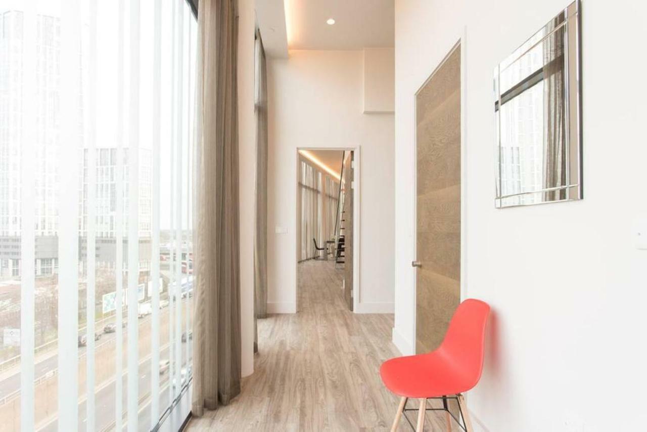 Homestay Luxury En-suite Double Room/ W Roof Terrace & Netflix London