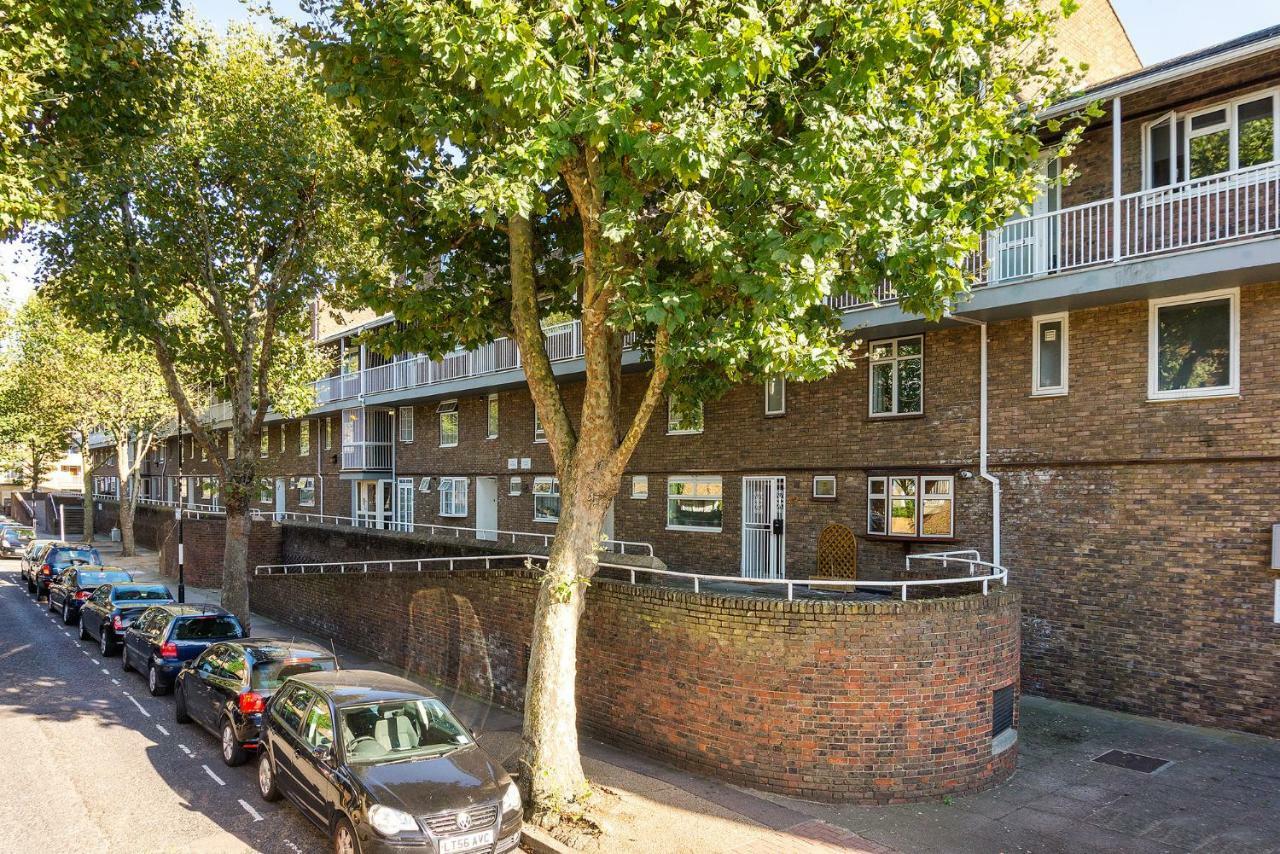 Canton Street * London