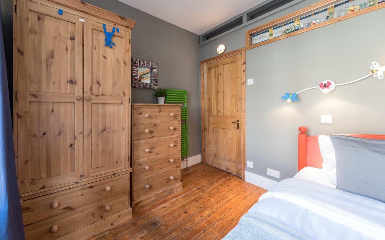 Apartment Artistic And Soulful Carnaby Street Movie Pad *