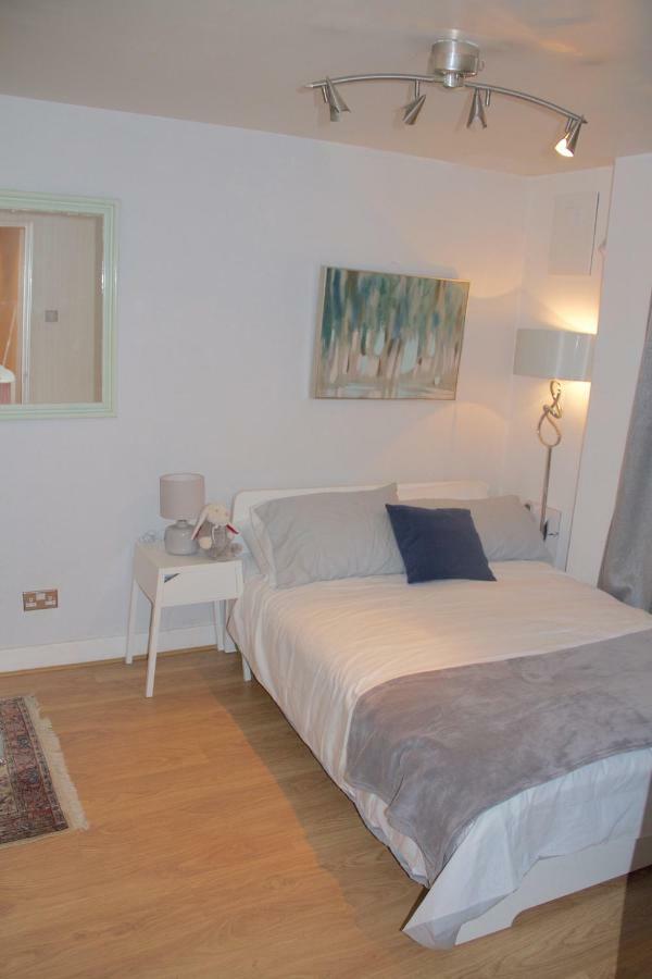Thames View Apartment London