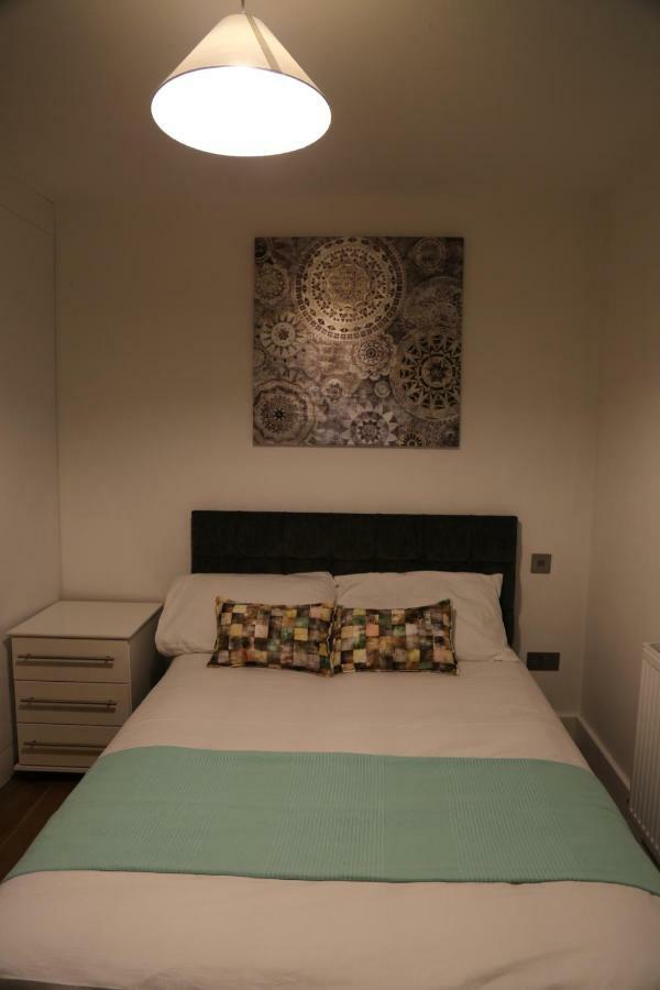 Cosy Deluxe Apartment London