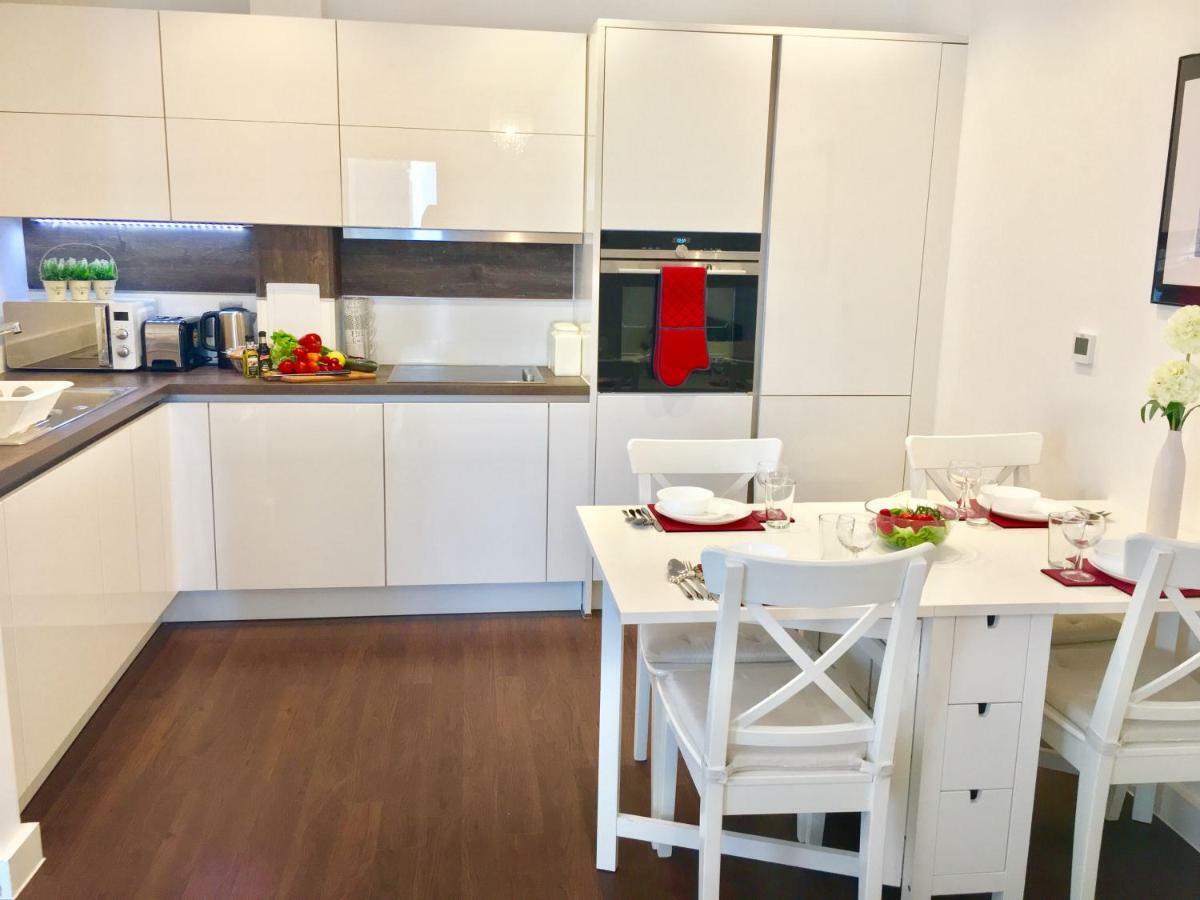 2-Bedrooms Apartment, Lounge, Balcony