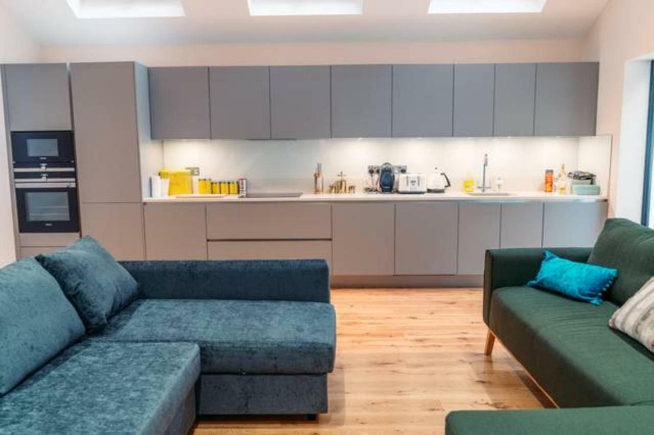 Flat 2, Cromwell Road 3 Bedroom * London