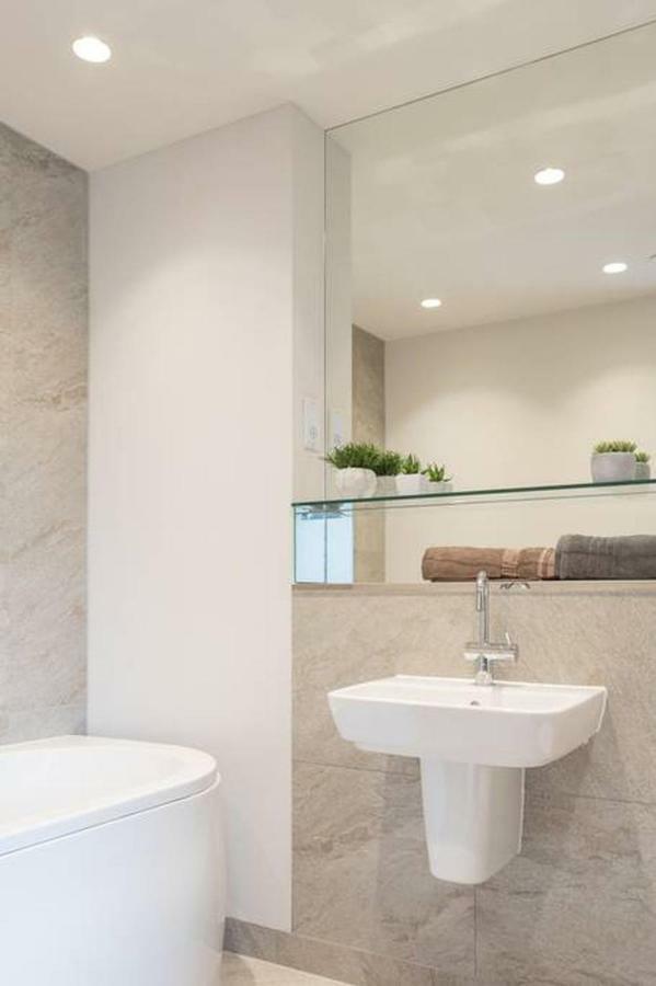 Homestay Luxury En-suite Double Room/ W Roof Terrace & Netflix *