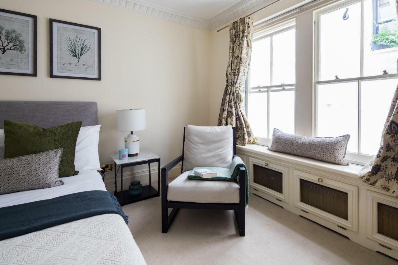 Cleveland Square Mansions * London
