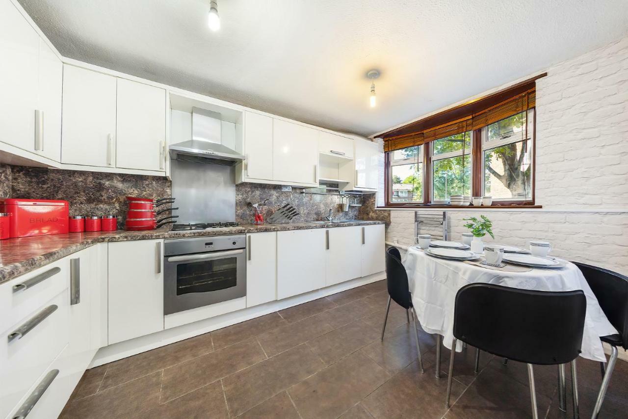 Homestay Canton Street London