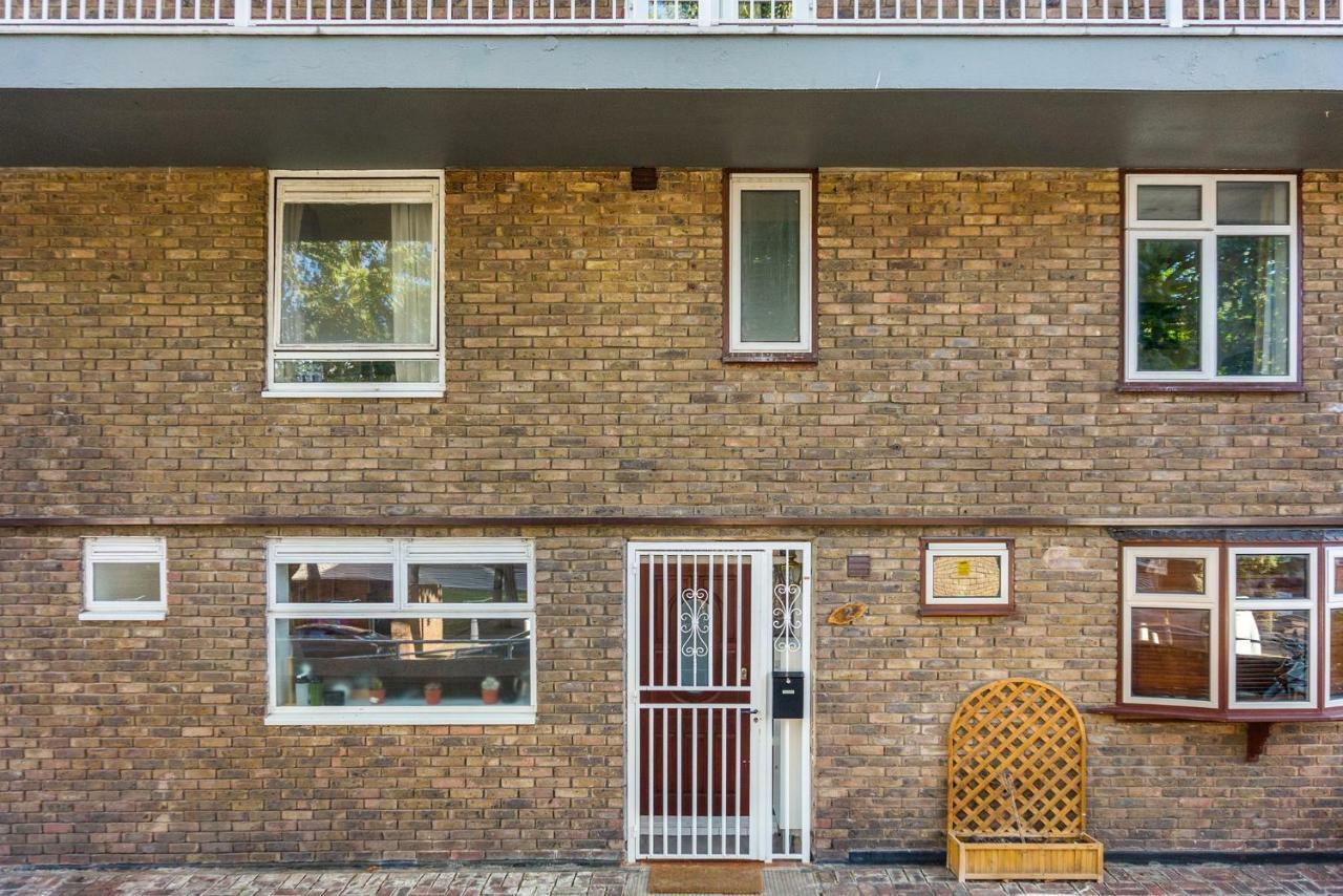 Homestay Canton Street London