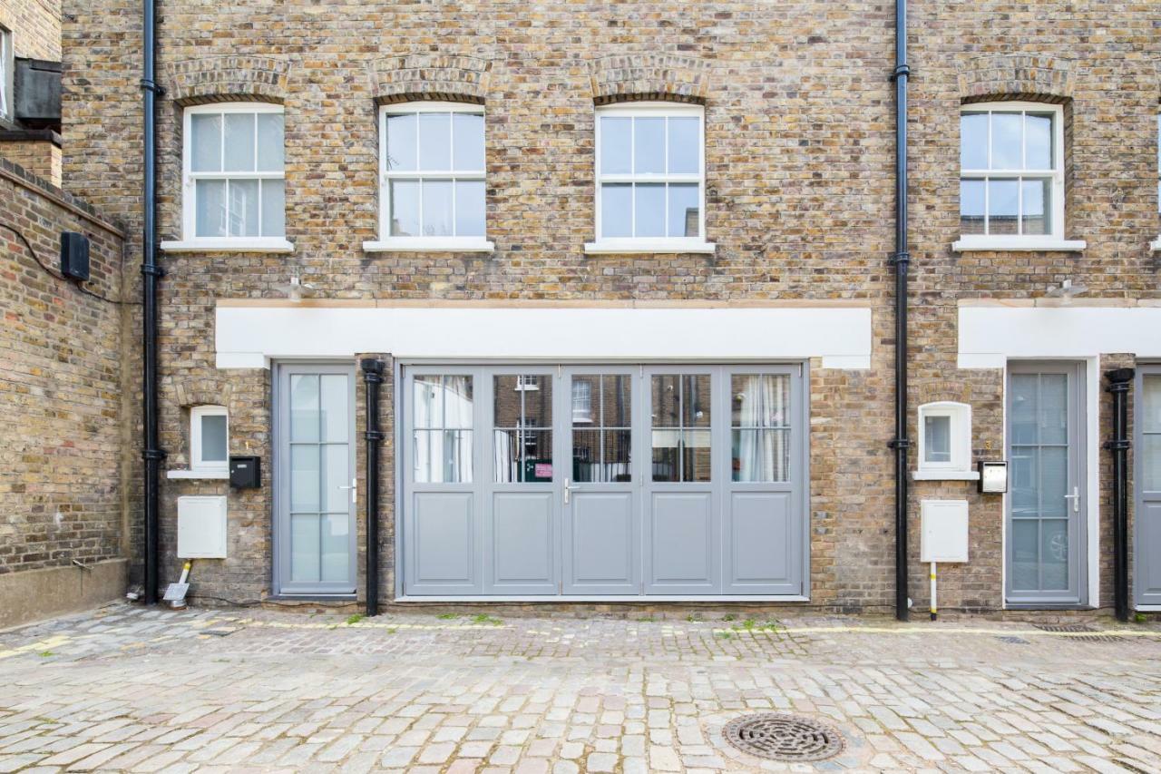 Apartment Rainsford Mews London