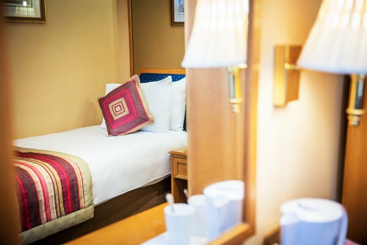 Western Burns Kensington Hotel London