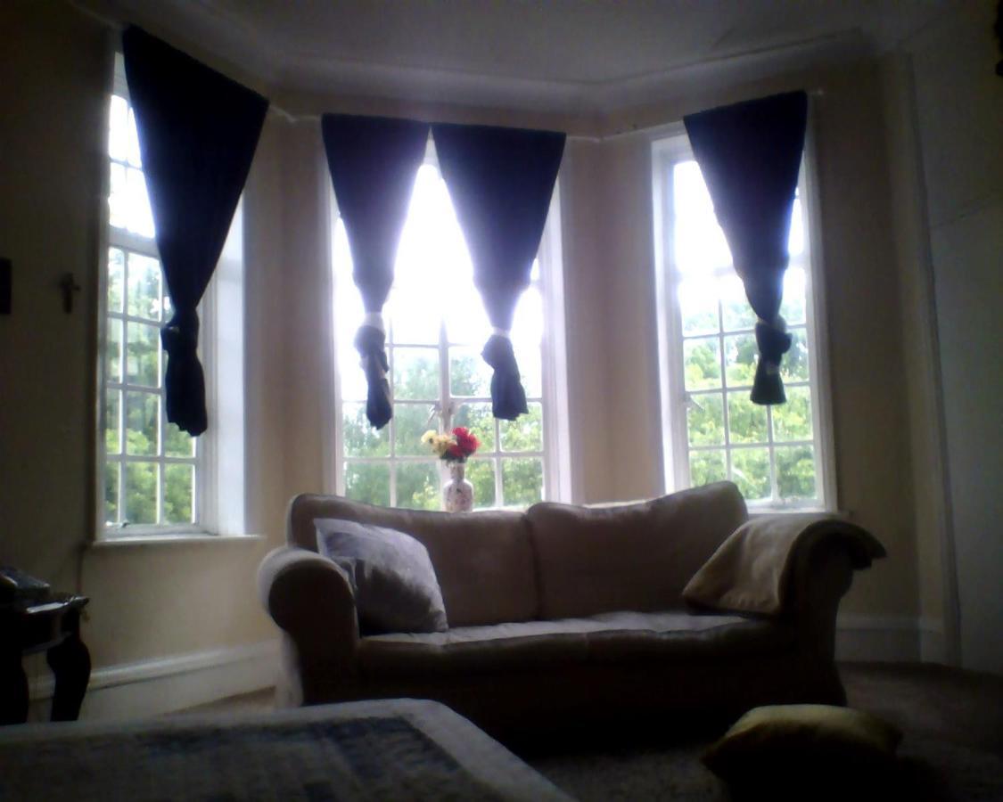 Homestay Palace Court *