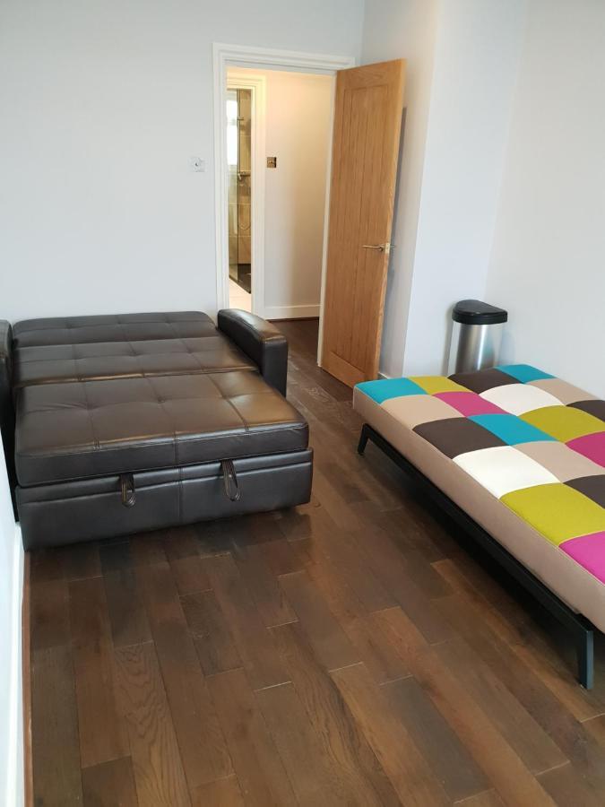Apartment Entire Luxurious Flat Sleeps 4 Persons