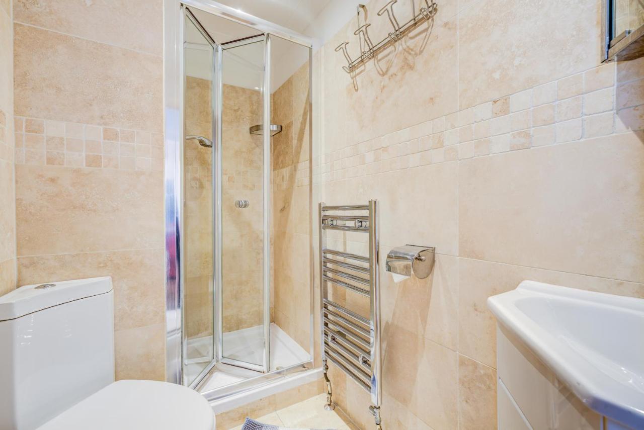 14 Bouverie Place London