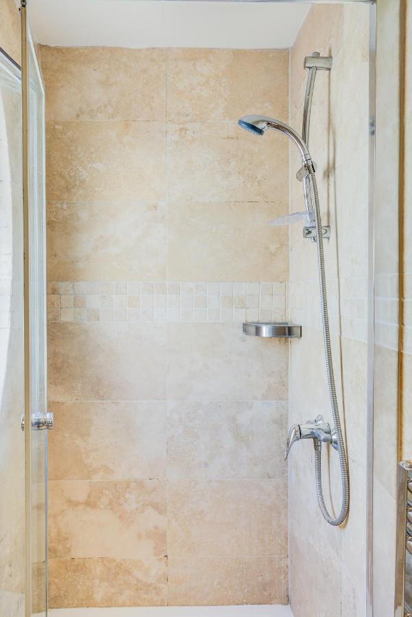 Apartment 14 Bouverie Place *