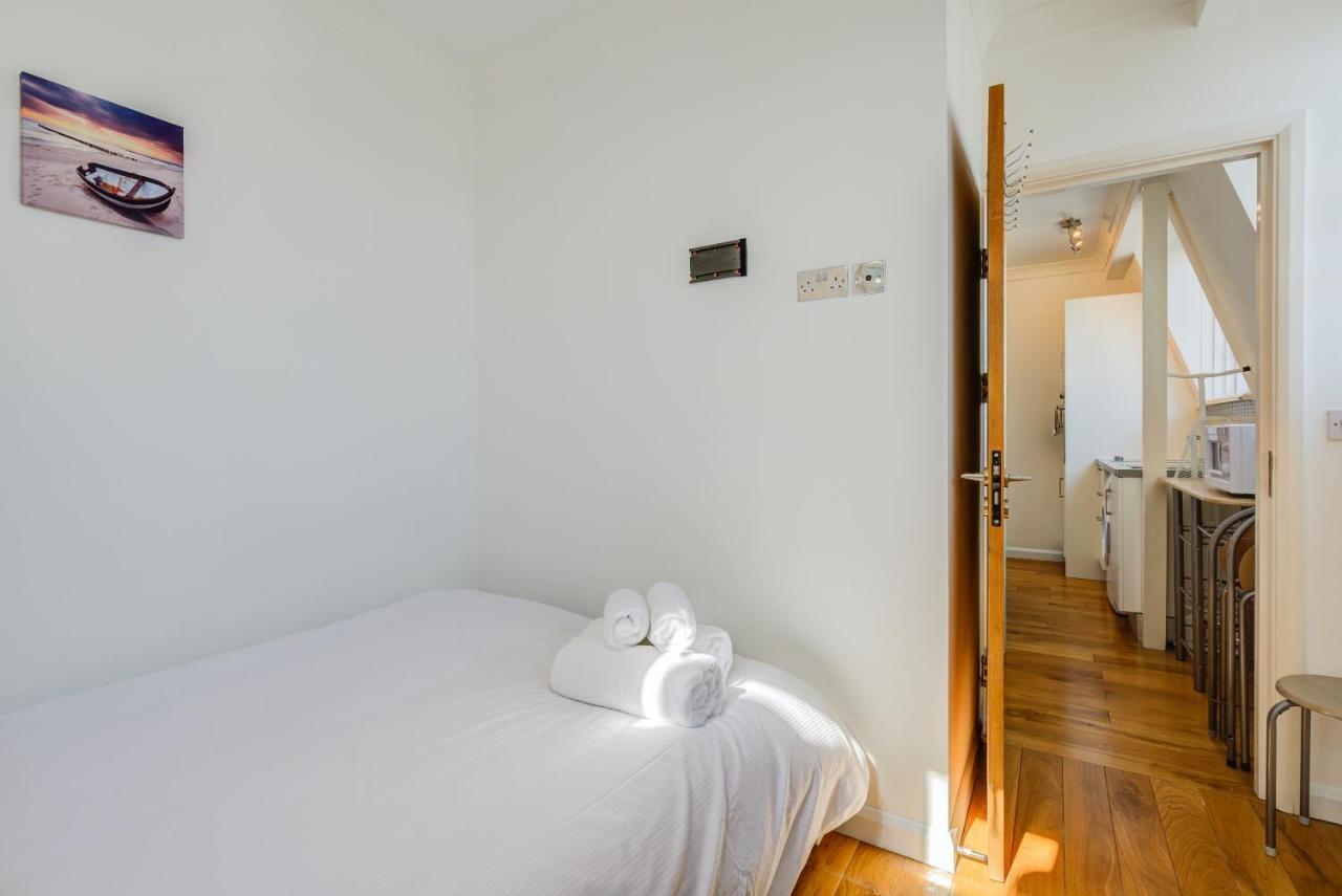 14 Bouverie Place London