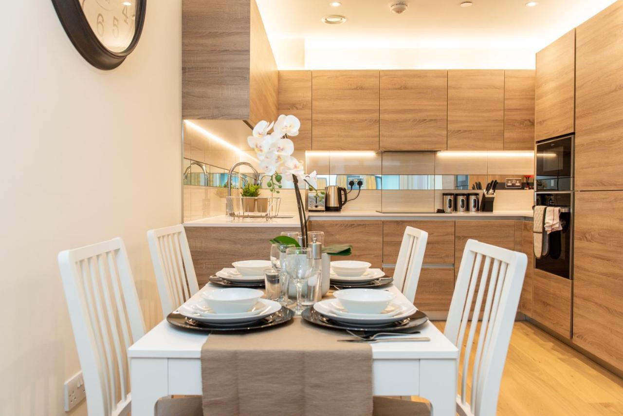 Lt Riverview East Greenwich * London