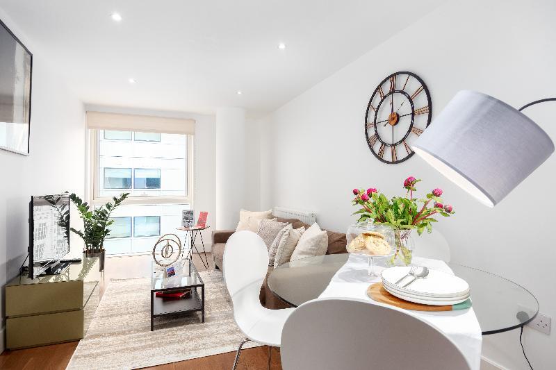 One Commercial Street Hotel London