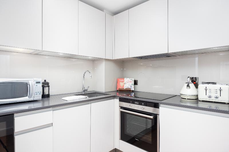 One Commercial Street 5* London