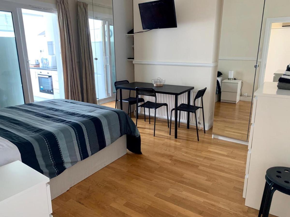 Gladstone 3* London