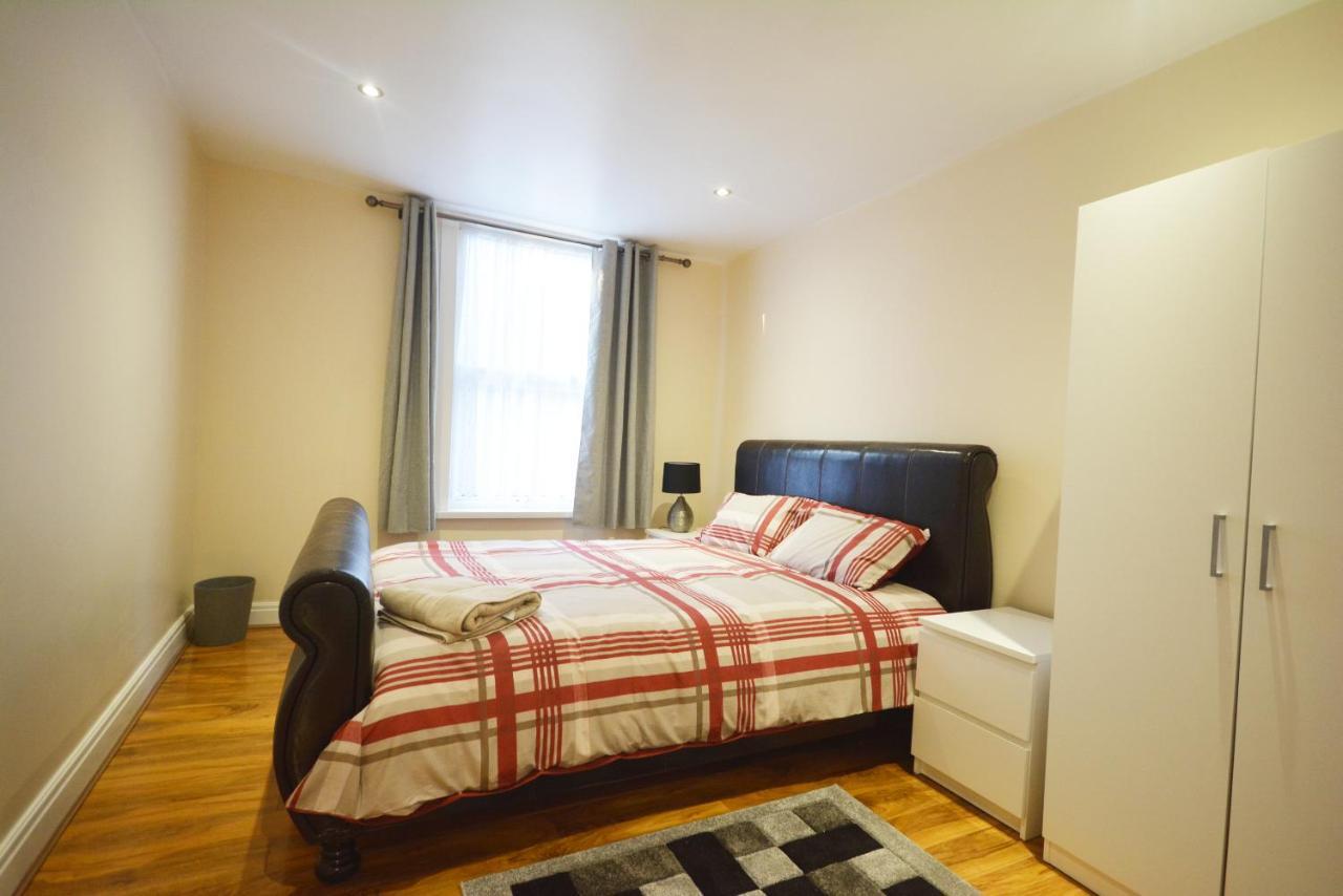 Zone 2 Three Bedroom * Londen