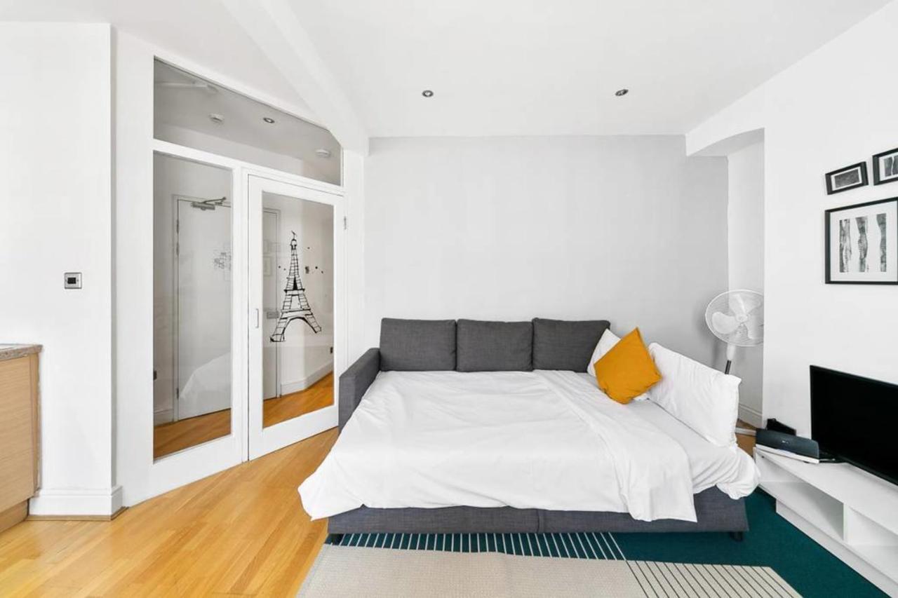 Chic & Contemporary 2 Bed Flat Sleeps 6 In Soho