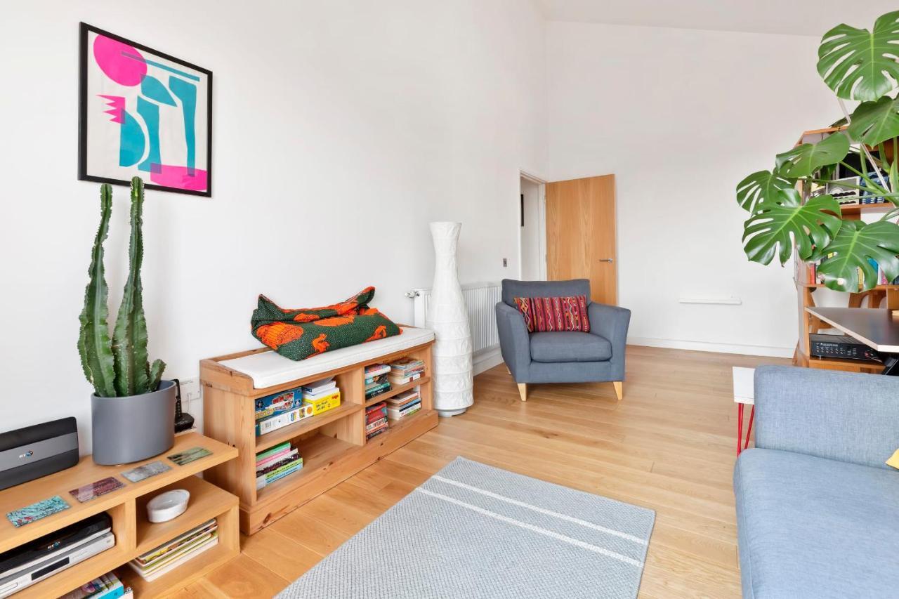 Stunning 2-bed Flat W/balcony In Dalston Appartement Londen