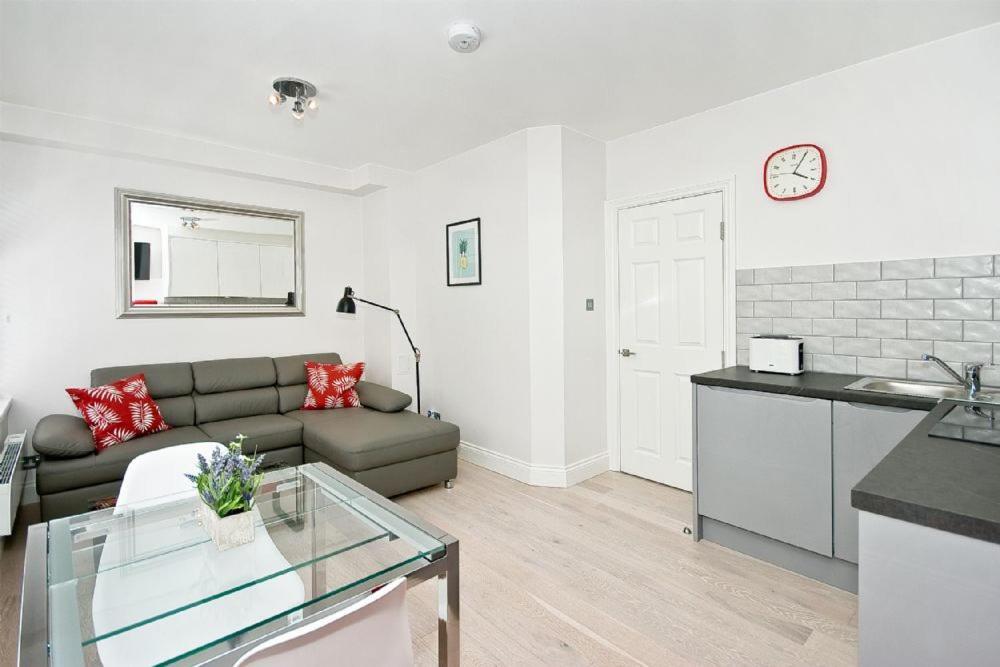 F3 Greek Street By Living Londres
