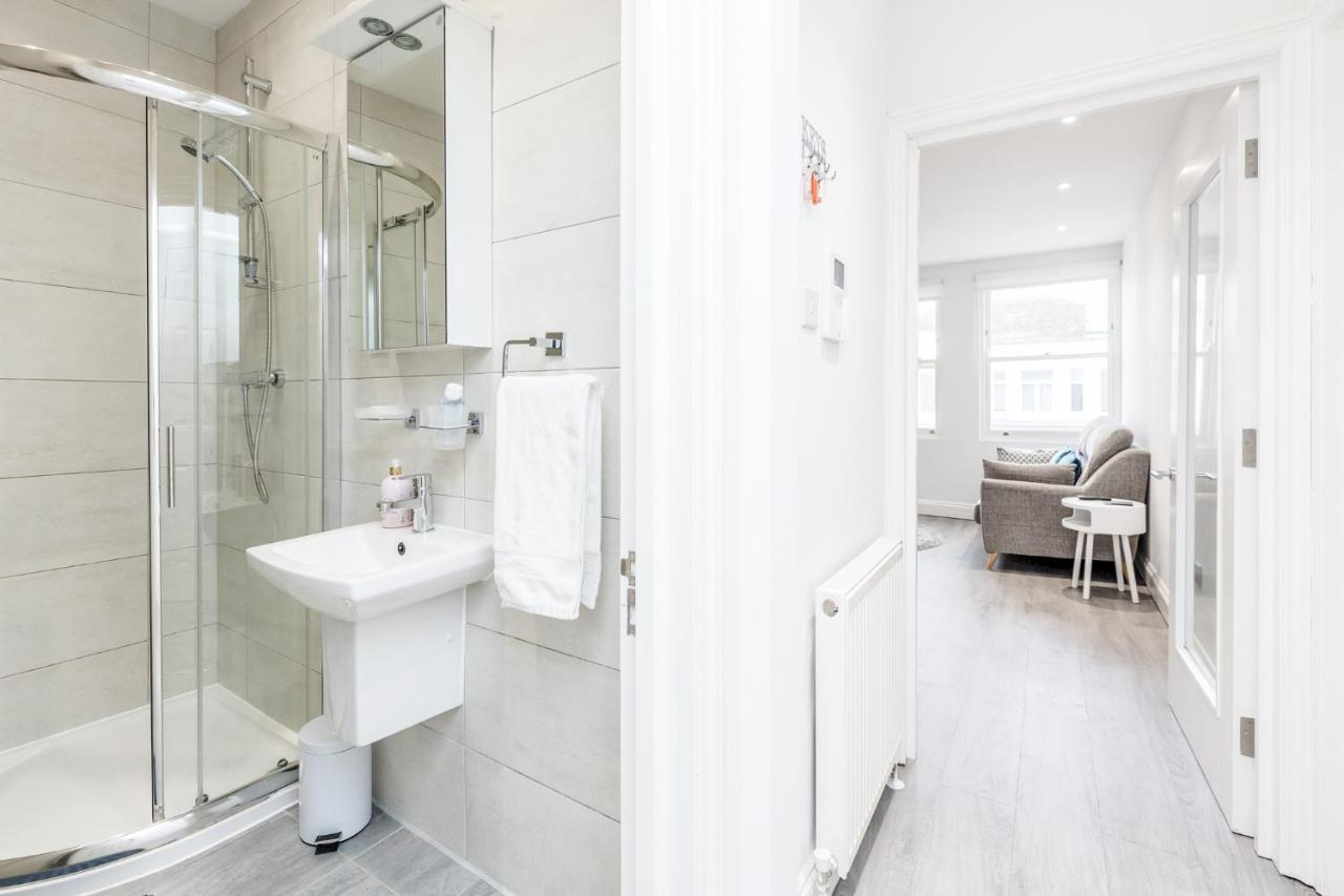 Bright & Modern 2-bed Notting Hill