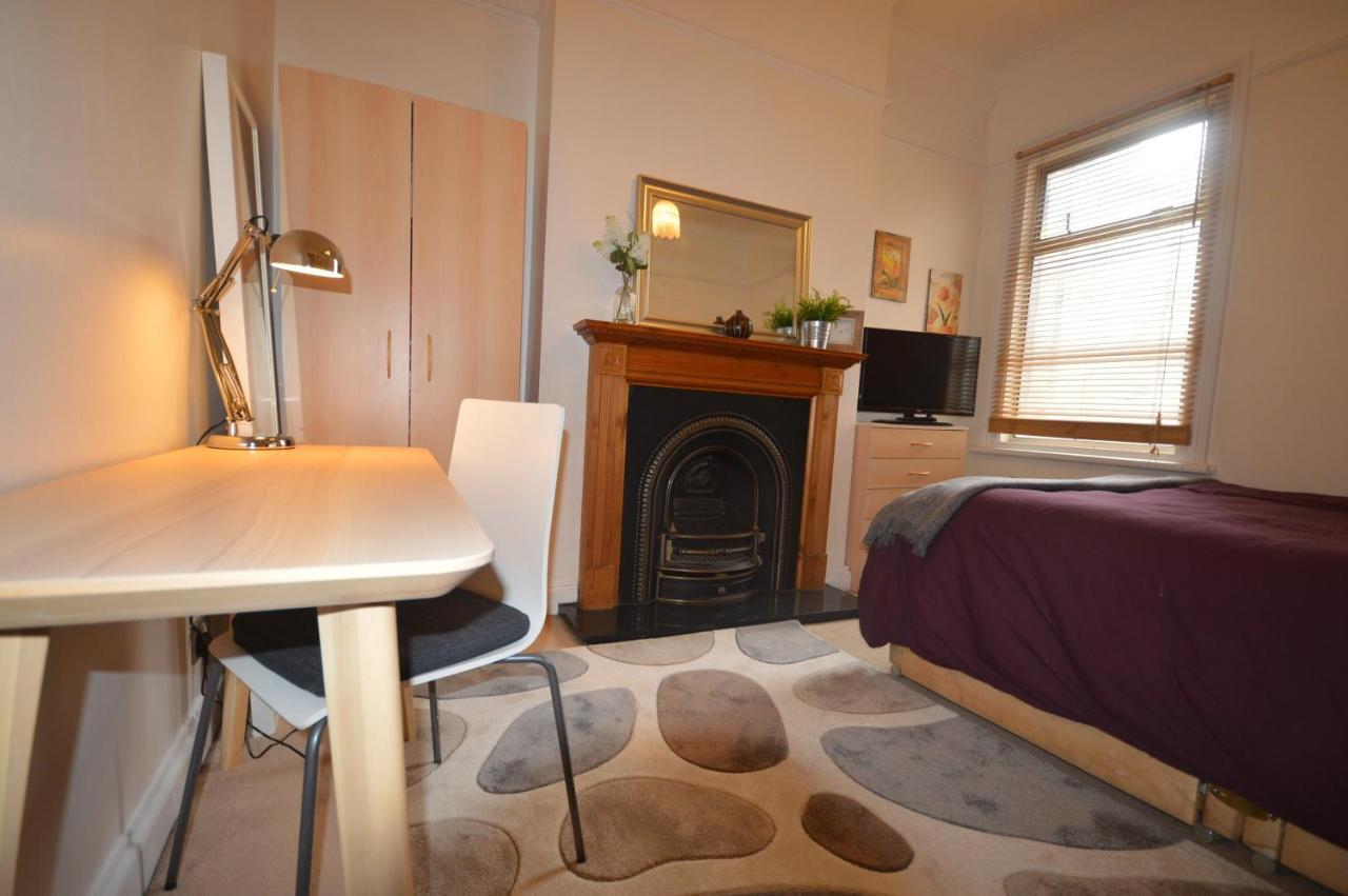 Living Homestay London