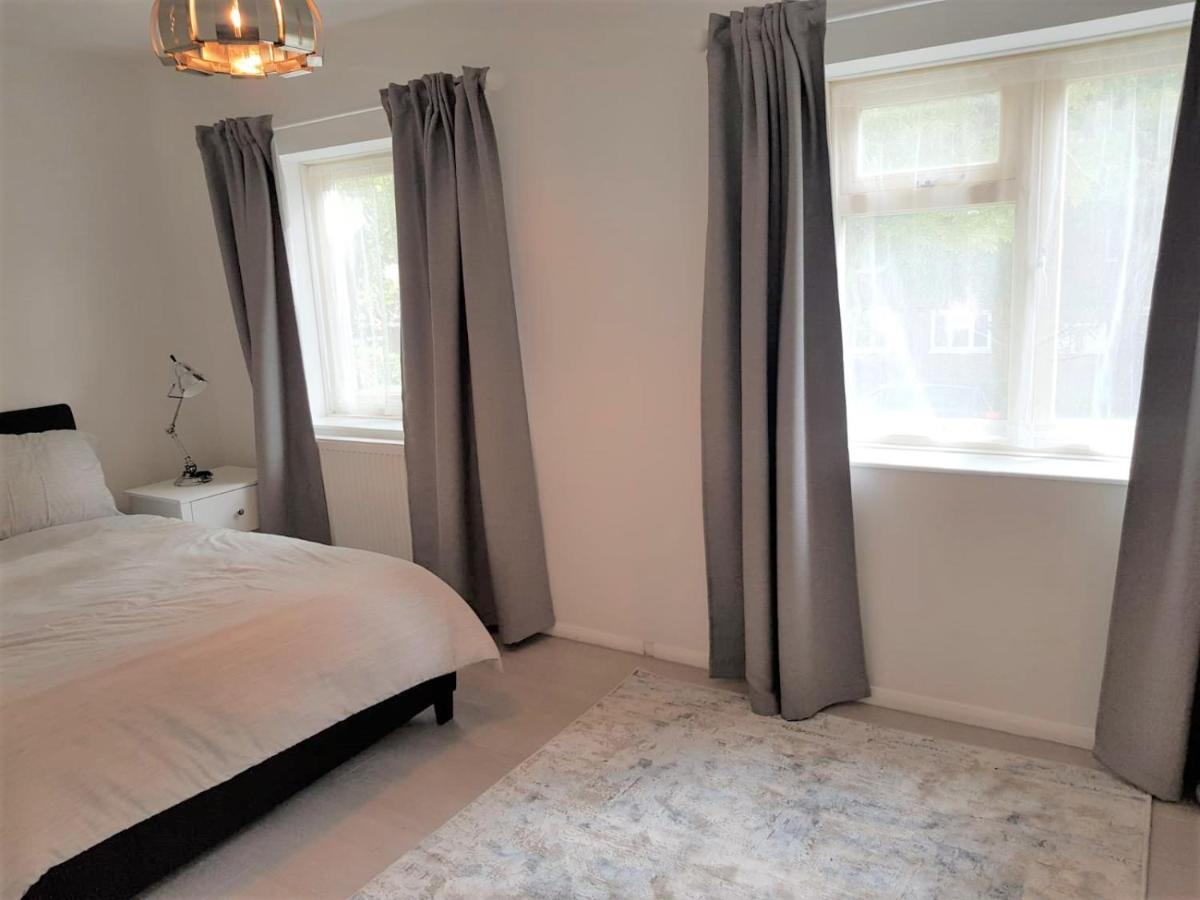 Finchley Road Apartment *