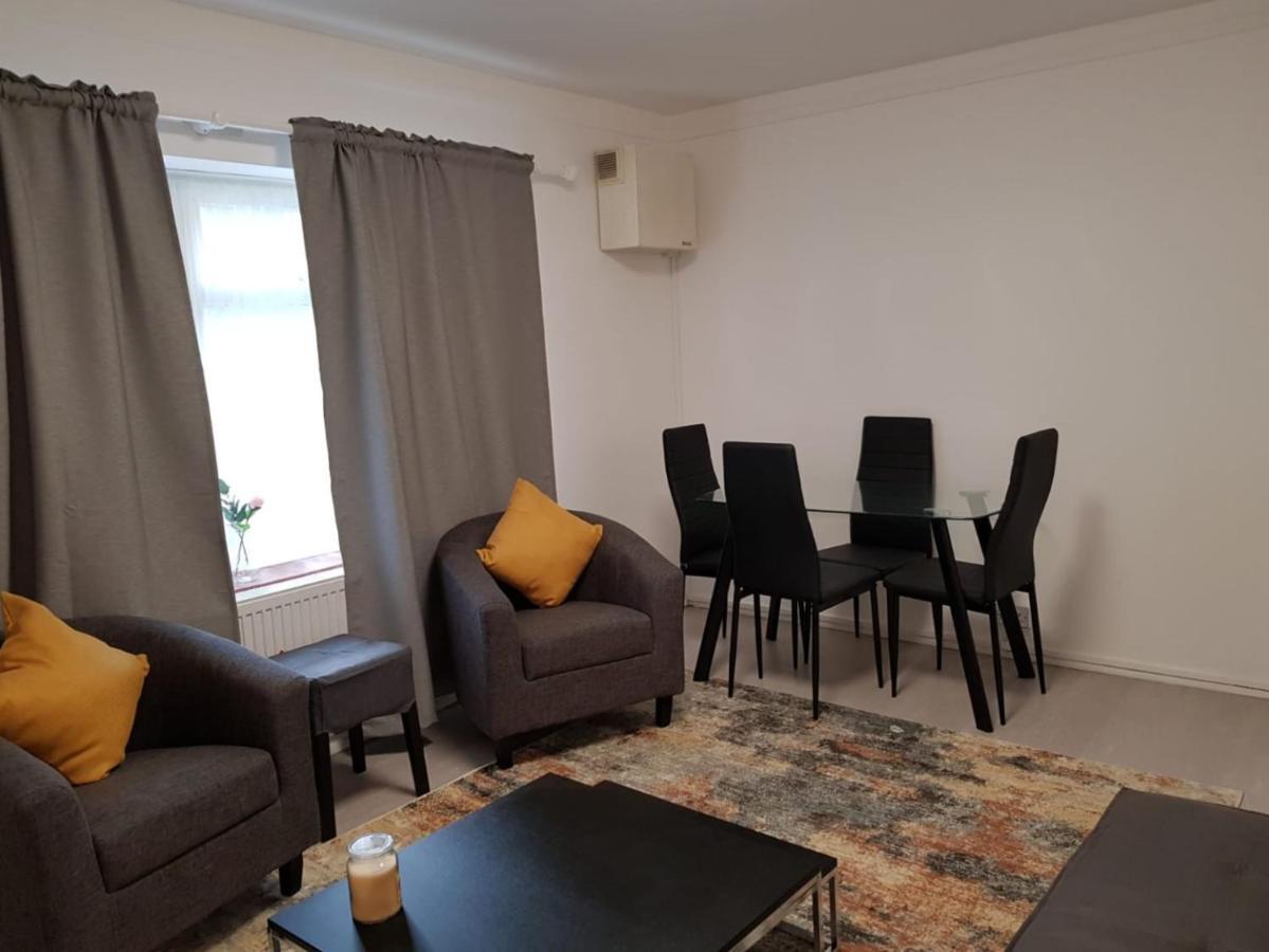 Finchley Road Apartment *