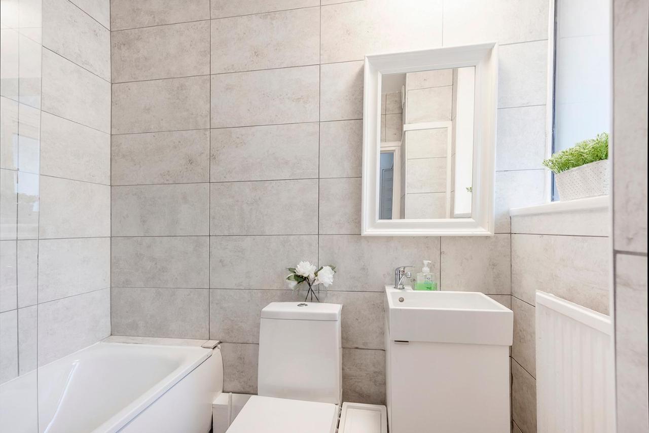 Cs Bayswater * London
