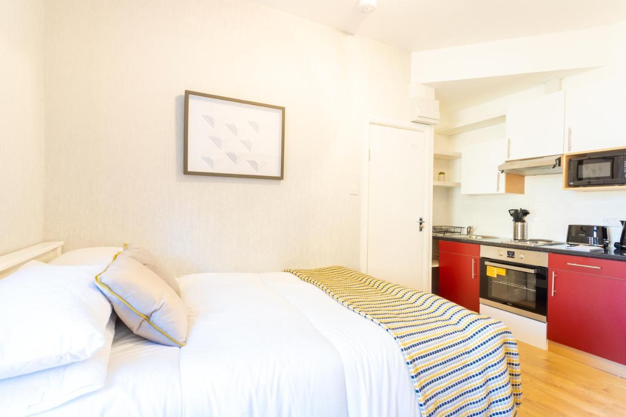 Modern 1 Bed Flat In West Kilburn By Queen's Park For 2 People Appartement Londen